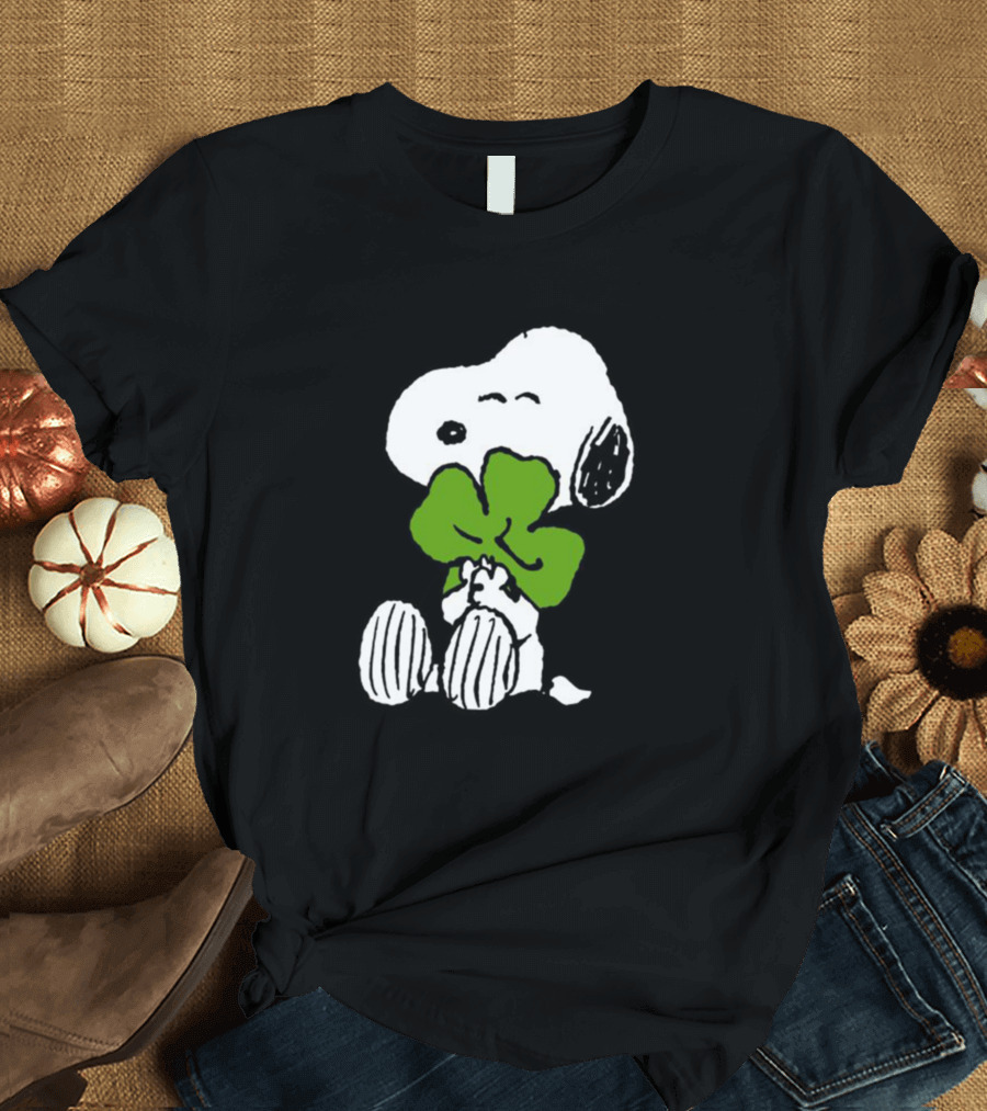 Peanuts Snoopy Hugging Green Shamrock T-Shirt