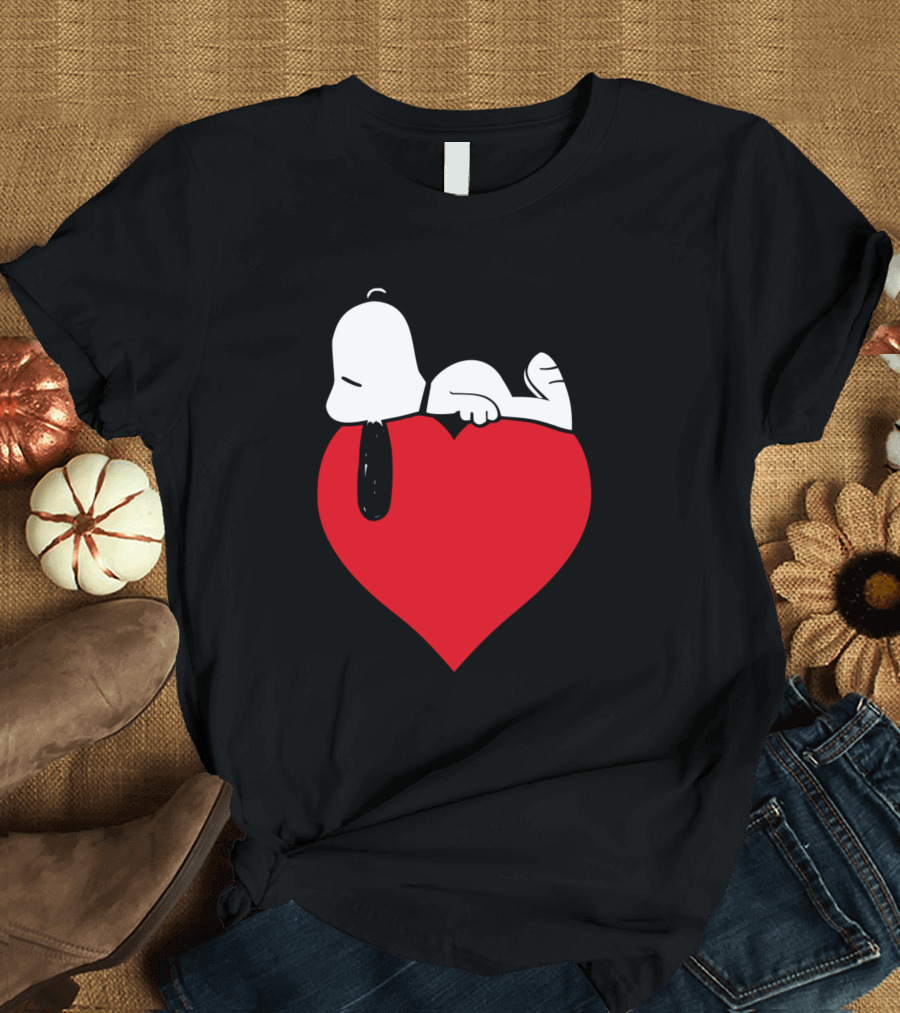 Peanuts Snoopy Heart Relaxation T-Shirt