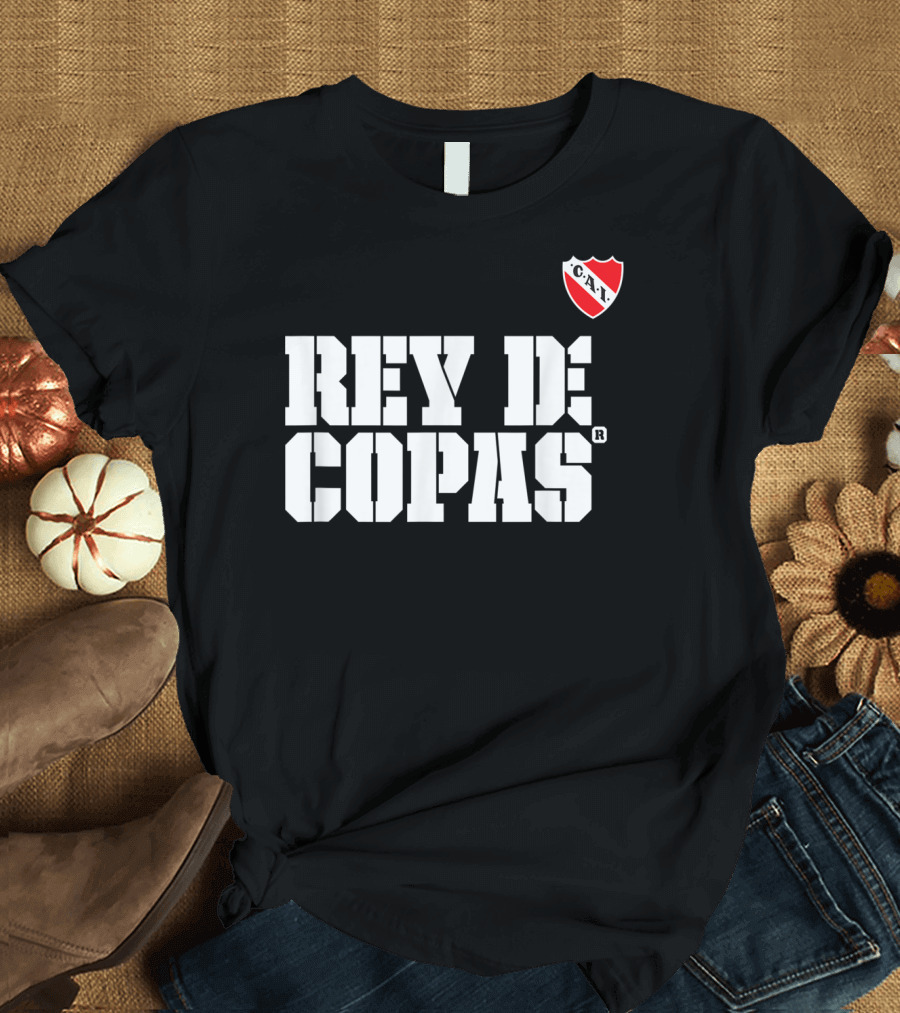 Rey de Copas C.A.I Club Atlético Independiente T-Shirt