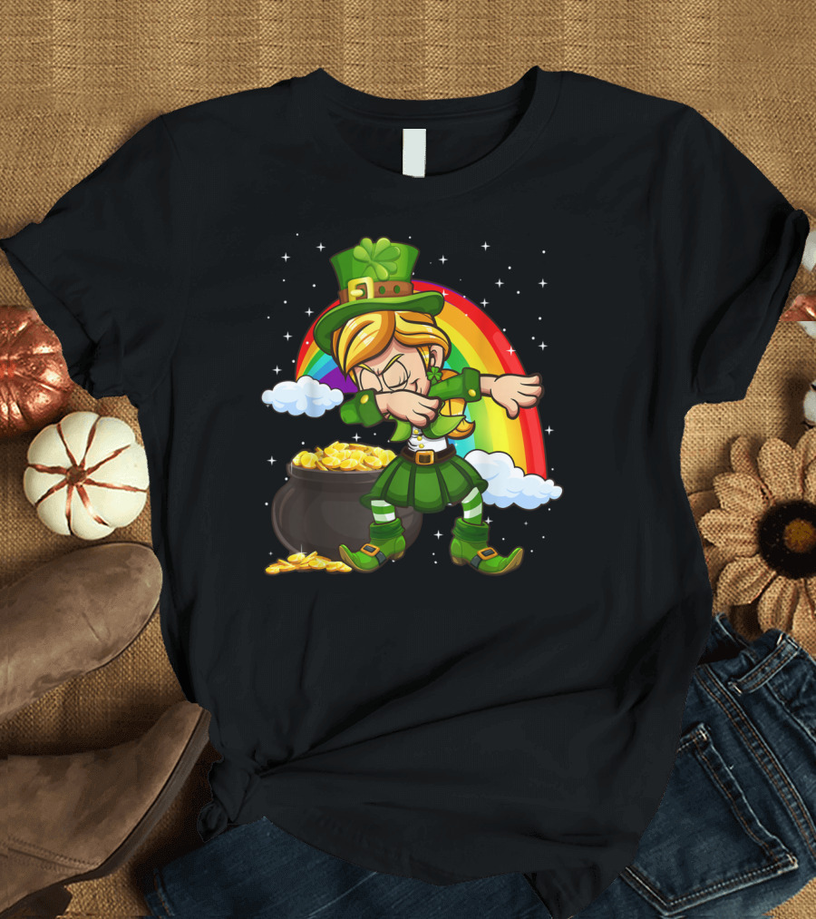 Leprechaun Dabbing with Pot of Gold and Rainbow St Patricks Day T-Shirt