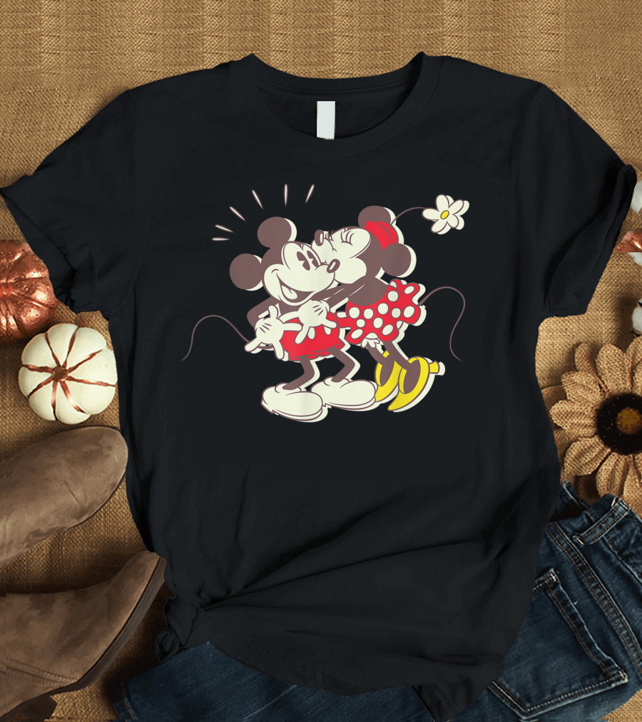 Vintage Disney Mickey Mouse and Minnie Mouse Kiss T-Shirt