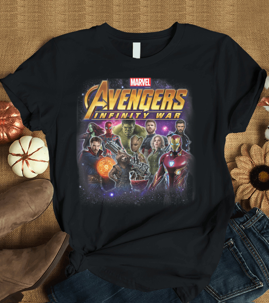 Marvel Avengers Infinity War Avengers Group Shot Guardians Iron Man Spider-Man Doctor Strange Star-Lord T-Shirt