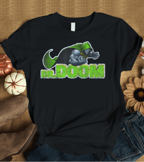 T-Shirt: Marvel Dr Doom Metal Armor Green Cloak T-Shirt Marvel Dr Doom Metal Armor Green Cloak T-Shirt