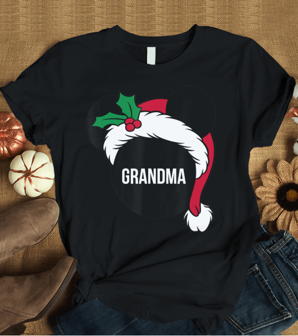 T-Shirt: Grandma Disney Mickey Mouse Santa Hat Holiday Family T-Shirt Grandma Disney Mickey Mouse Santa Hat Holiday Family T-Shirt