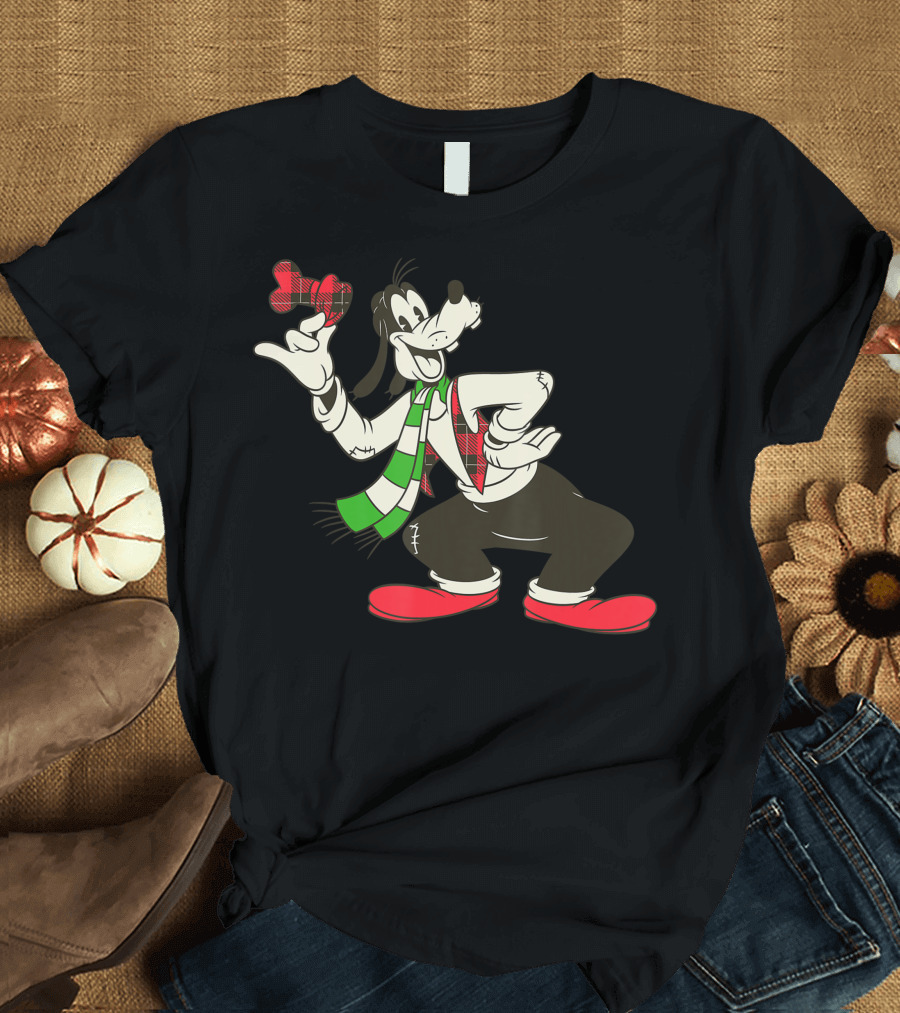 Disney Vintage Goofy Plaid Scarf Christmas Holiday T-Shirt