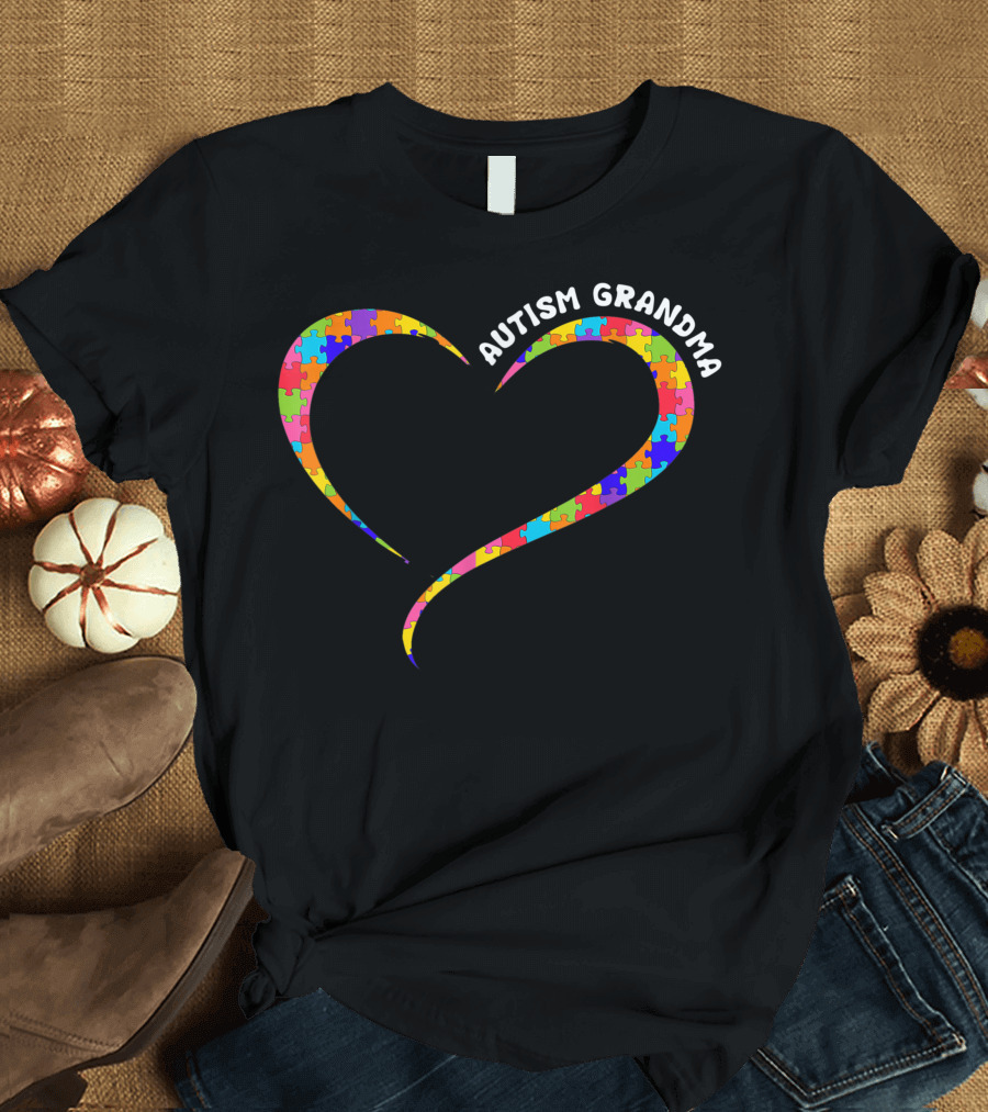 Autism Grandma Heart Autism Awareness Puzzle Pieces Autistic Nana T-Shirt