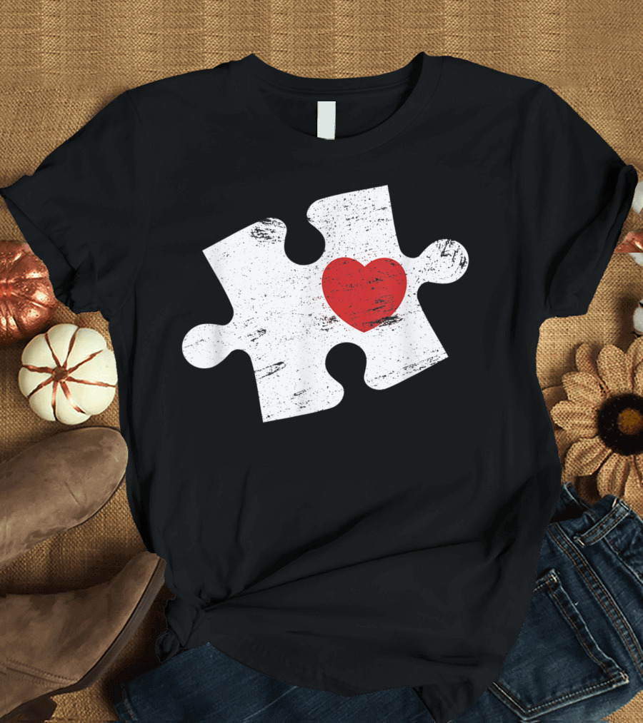 Autism Heart Vintage Puzzle Piece Spread Awareness Retro Look T-Shirt