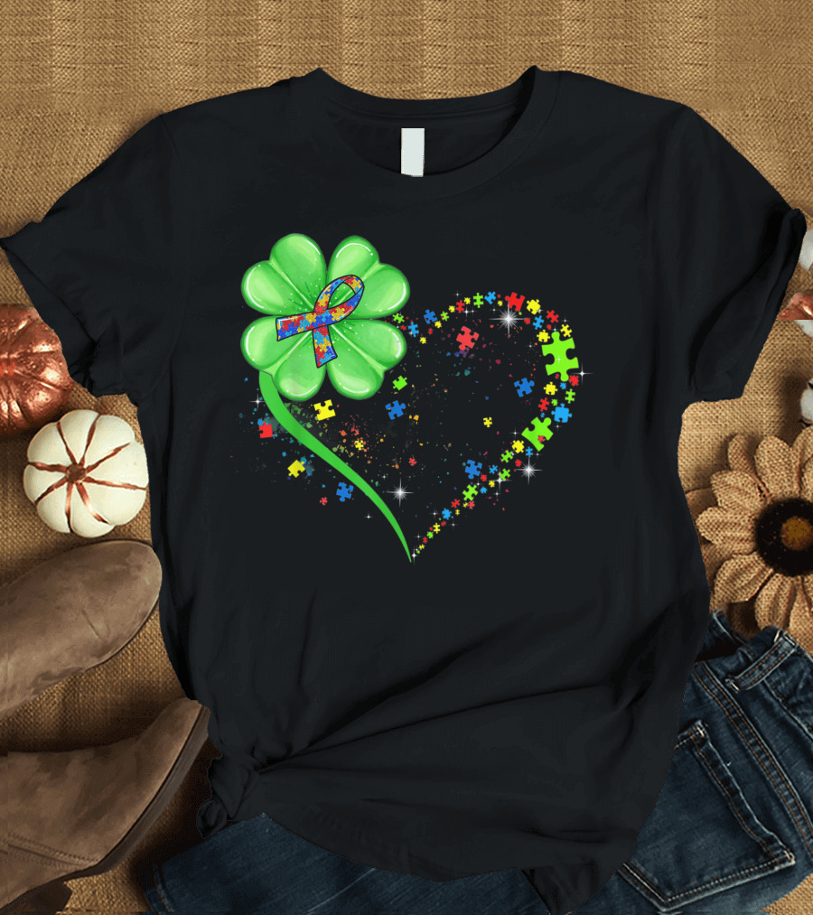 Autism Mom St Patrick's Day Clover Heart Puzzle Pieces T-Shirt