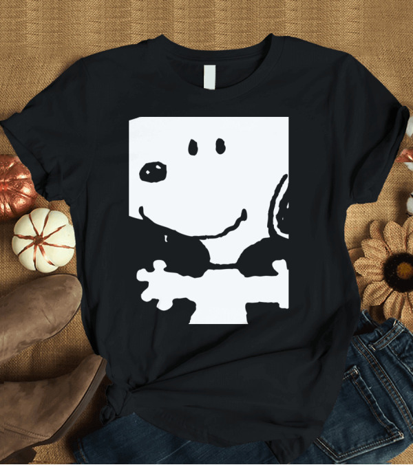 T-Shirt: Peanuts Snoopy Huggable Mothers Love T-Shirt Peanuts Snoopy Huggable Mothers Love T-Shirt