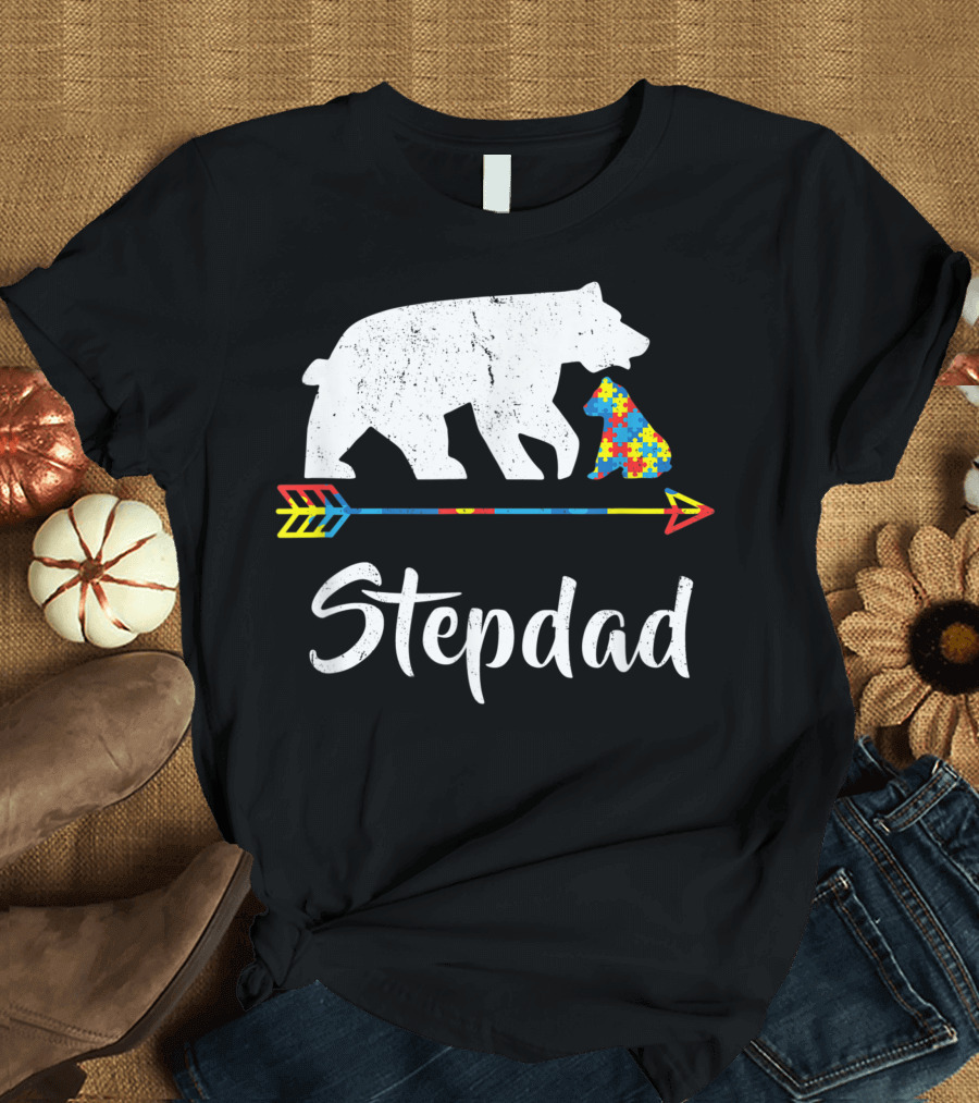 Stepdad Bear with Autism Awareness Puzzle Piece Arrow T-Shirt