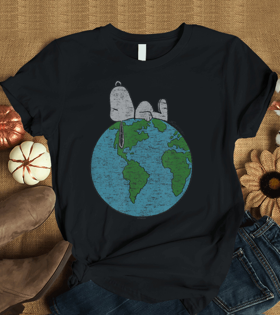 Snoopy Relaxing on Top of the World Earth Globe Peanuts T-Shirt