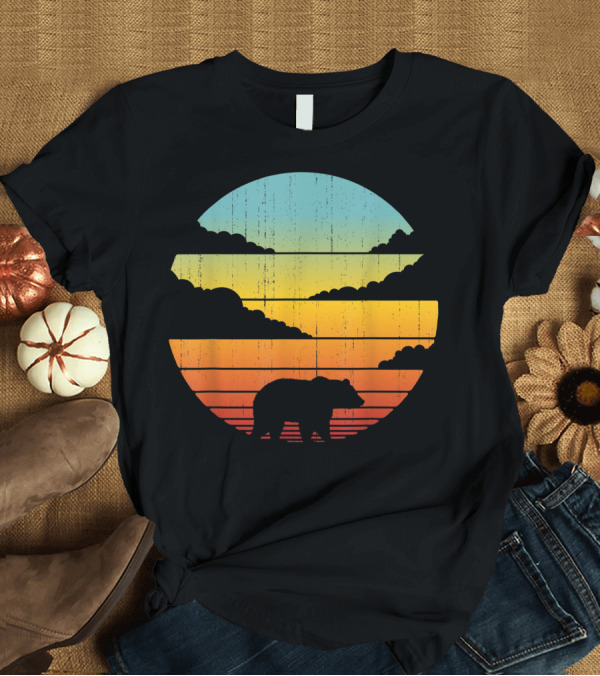 T-Shirt: Bear Silhouette Retro 60s 70s Sunset Vintage Style Animal Lover T-Shirt Bear Silhouette Retro 60s 70s Sunset Vintage Style Animal Lover T-Shirt