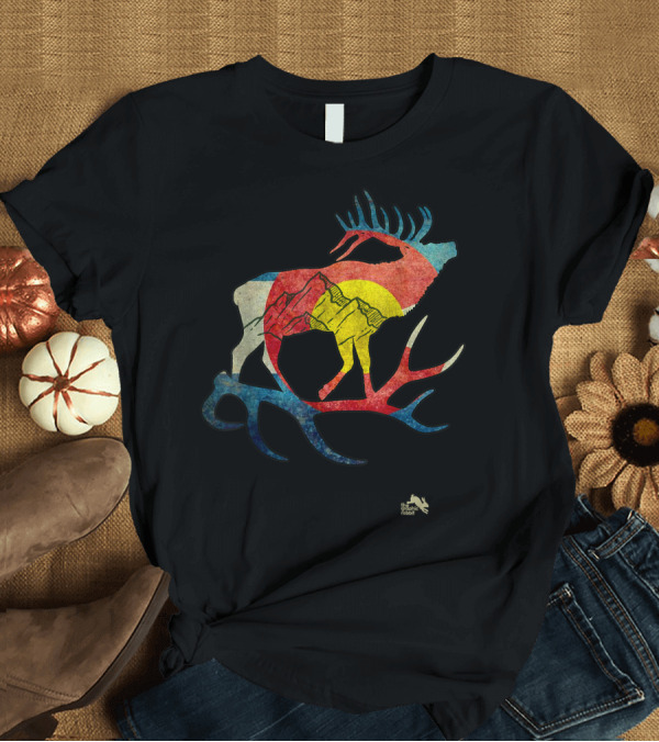 T-Shirt: Colorado Elk with Rockies and Flag Elements T-Shirt Colorado Elk with Rockies and Flag Elements T-Shirt