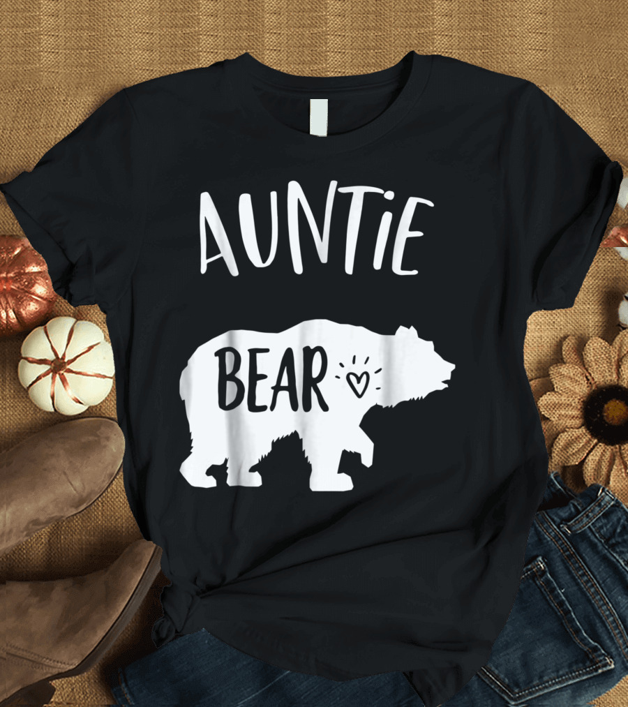 Auntie Bear with Heart Symbol for Cute Aunties T-Shirt