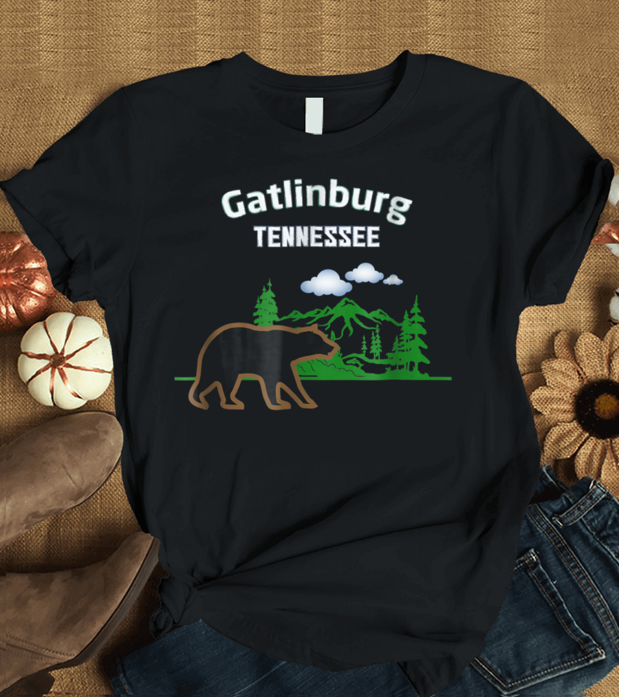 Gatlinburg Tennessee Bear and Mountain Landscape T-Shirt