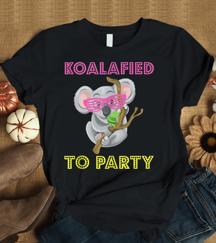 Koalafied To Party Koala Bear Wearing Pink Glasses Animal Pun 05 T-Shirt