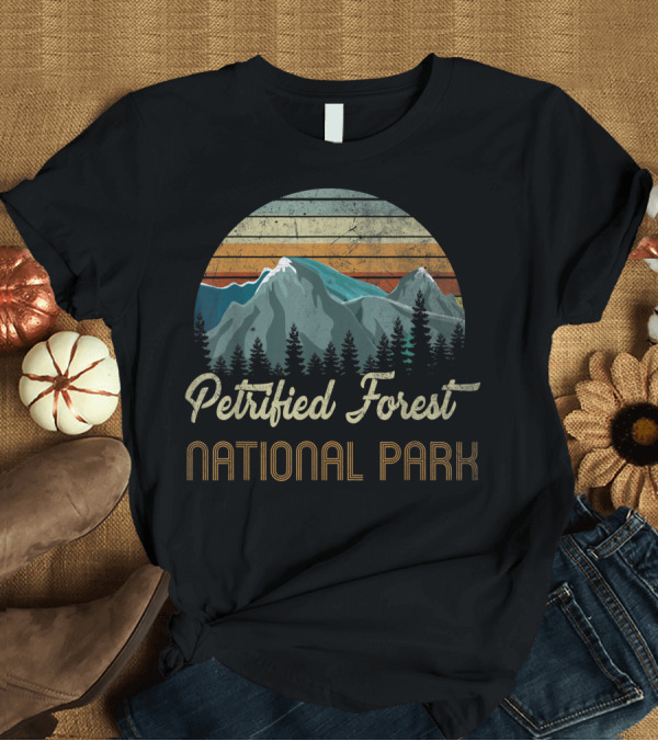 T-Shirt: Petrified Forest National Park Retro Vintage Mountain Landscape T-Shirt Petrified Forest National Park Retro Vintage Mountain Landscape T-Shirt