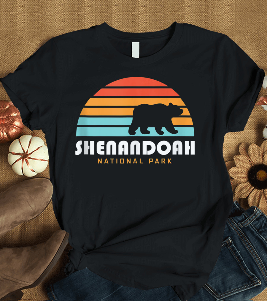 Shenandoah National Park Bear Retro Sunset T-Shirt