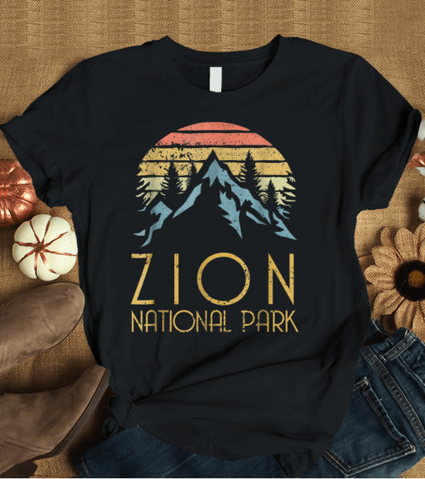 T-Shirt: Vintage Zion National Park Utah Retro Mountain Sunset Scene T-Shirt Vintage Zion National Park Utah Retro Mountain Sunset Scene T-Shirt
