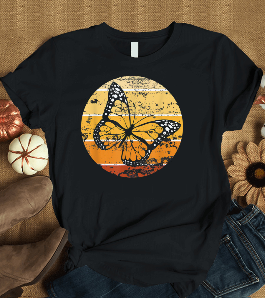Monarch Butterfly Vintage Nature Earth Day Retro Sunset T-Shirt