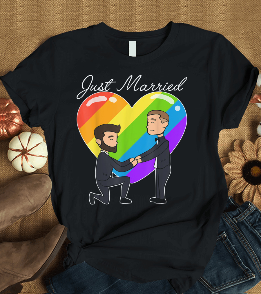 Just Married Gay Couple Rainbow Heart Proposal T-Shirt