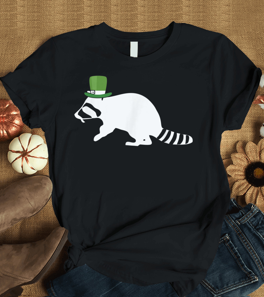 Raccoon Wearing Leprechaun Hat for Irish St Patrick Day T-Shirt