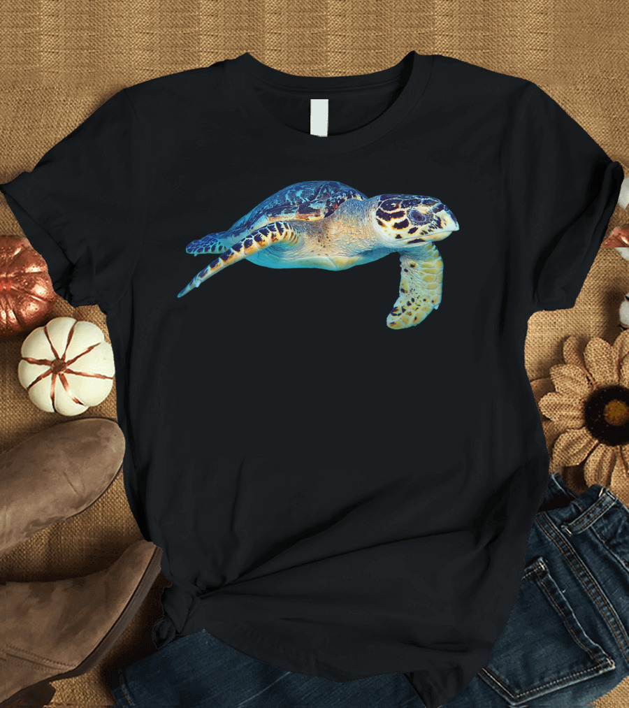 Friendly Sea Turtle Swimming Underwater Photo Art Cutout Ocean Marine Wildlife T-Shirt
