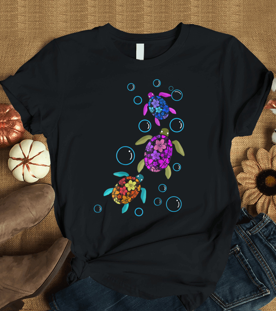 Hawaiian Sea Turtle Tropical Colors Floral Pattern Bubbles T-Shirt
