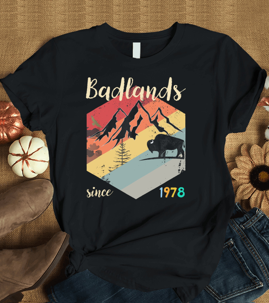 Badlands Since 1978 South Dakota National Park Hiking Mountain Bison T-Shirt