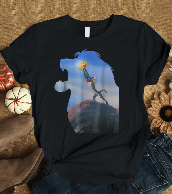 T-Shirt: Disney Lion King Rafiki Lifting Baby Simba in Lion T-Shirt Disney Lion King Rafiki Lifting Baby Simba in Lion T-Shirt