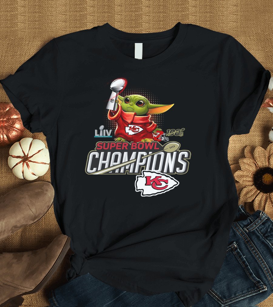SUPER BOWL LIV CHAMPIONS KANSAS CITY CHIEFS BABY YODA IMAGE T-Shirt