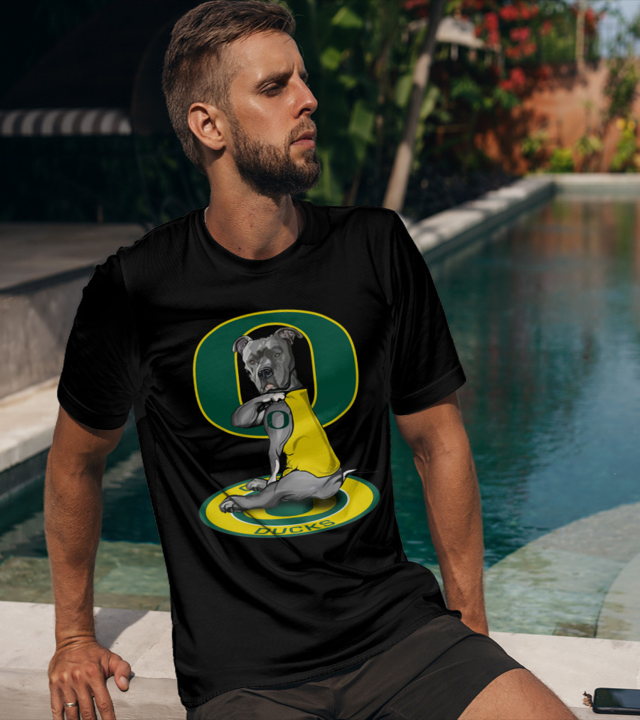 Oregon Ducks Bulldog With Yellow Vest And University T-Shirt