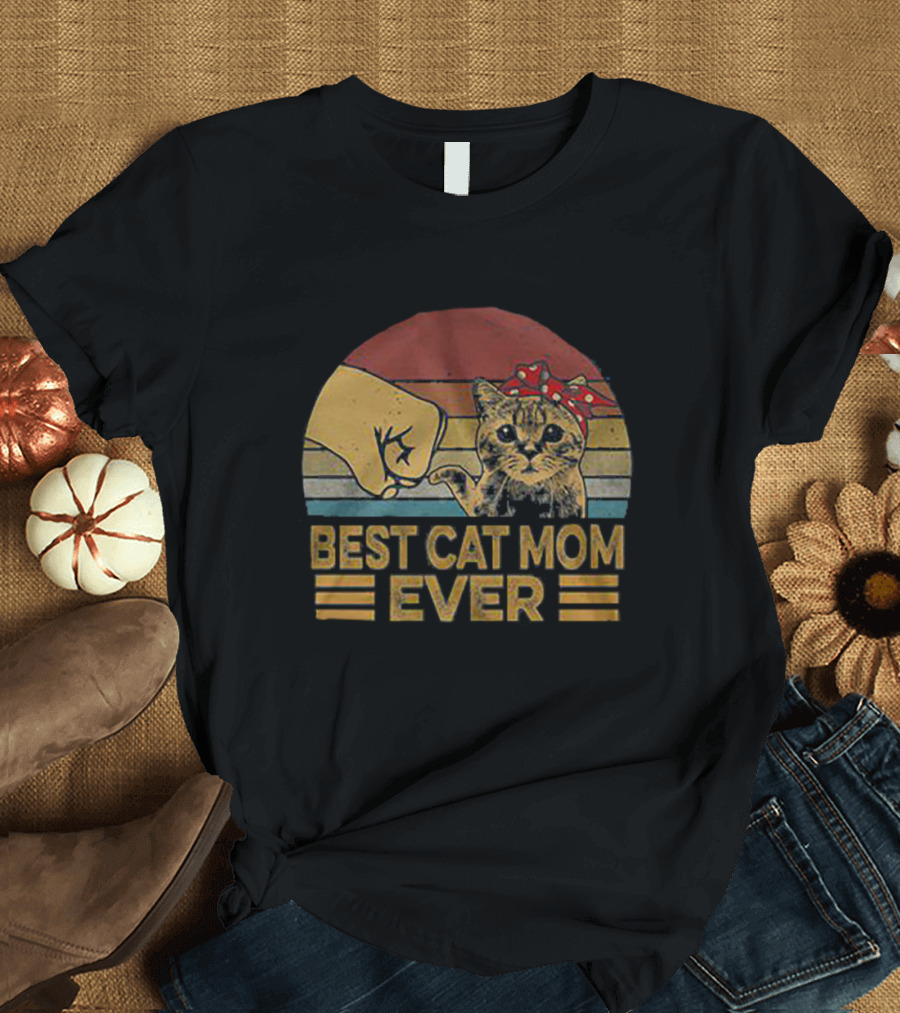 Best Cat Mom Ever Fist Bump Retro T-Shirt