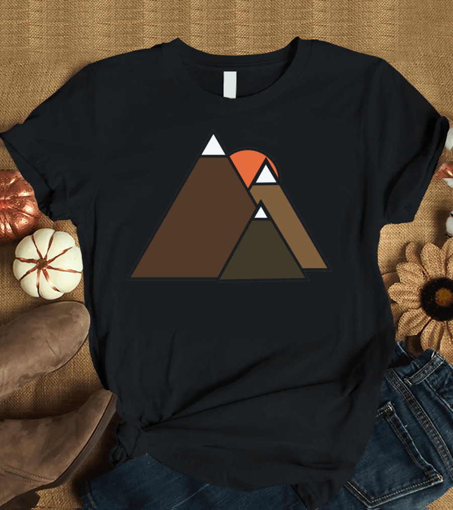 Geometric Snowy Mountains with Sunset in Minimalist T-Shirt