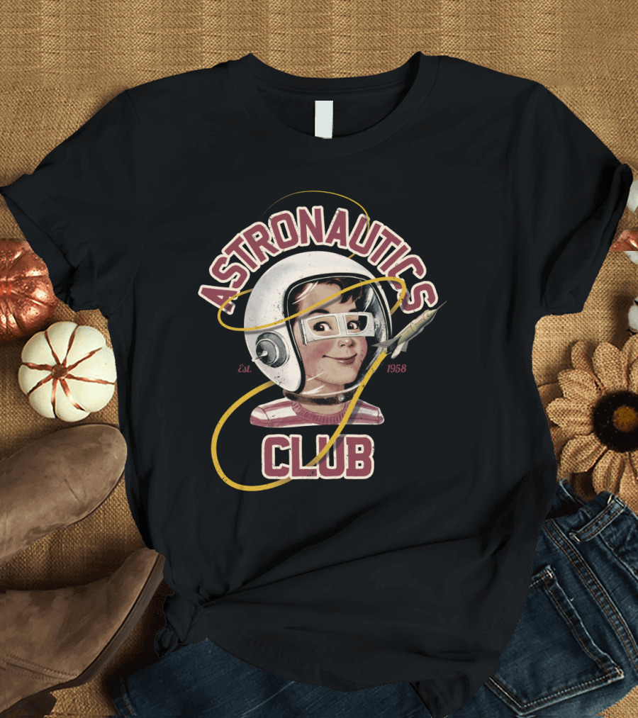 Astronautics Club Est 1958 Vintage Space Kid Helmet Rocket T-Shirt