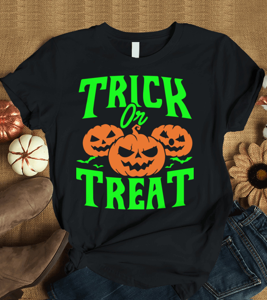 TRICK OR TREAT HALLOWEEN PUMPKIN BATS SCARY JACK-O'-LANTERNS T-Shirt