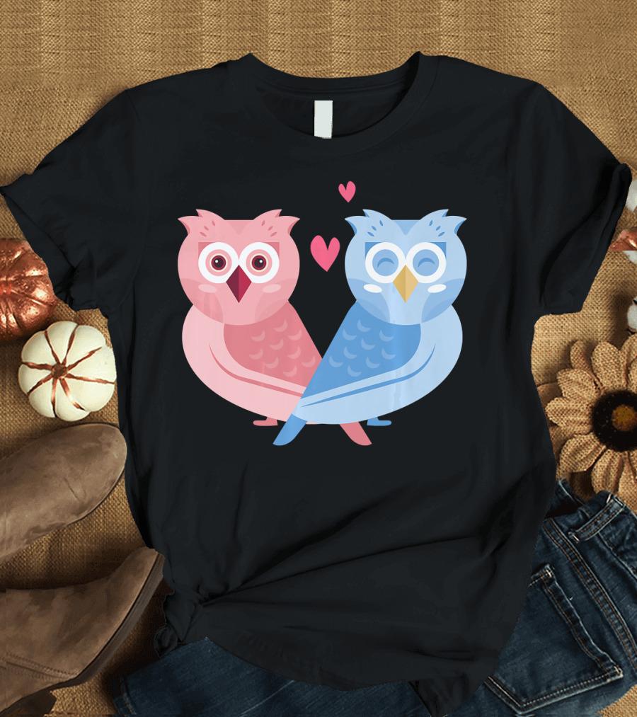 Cute Owls Birds in Love Couple with Hearts T-Shirt