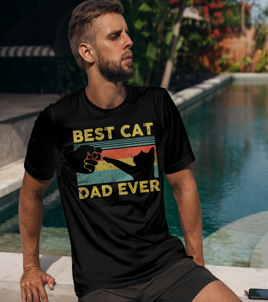 Best Cat Dad Ever Fist Bump Vintage Style Cat Daddy T-Shirt