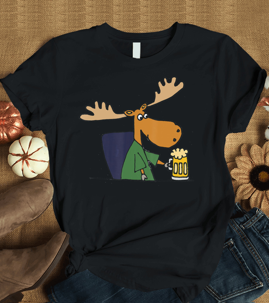 Smiletodaytees Funny Moose Drinking Beer Cartoon T-Shirt