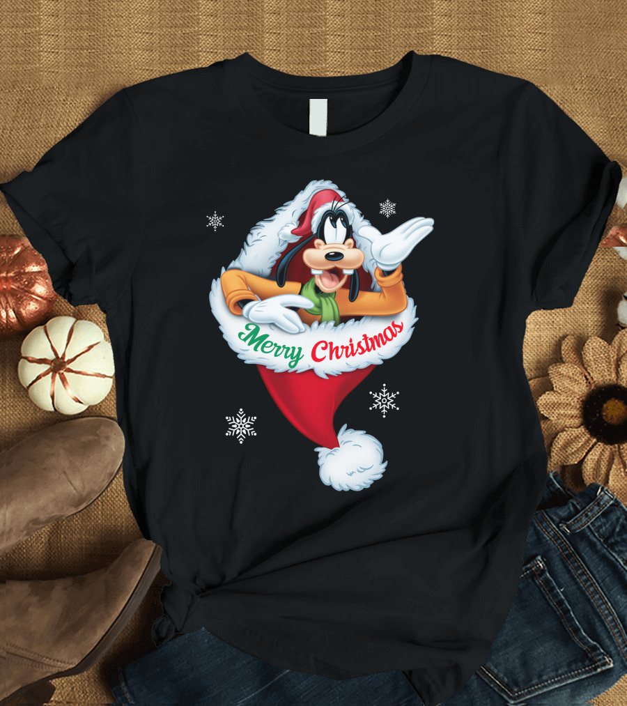 Merry Christmas Goofy In Santa Hat With Snowflakes T-Shirt