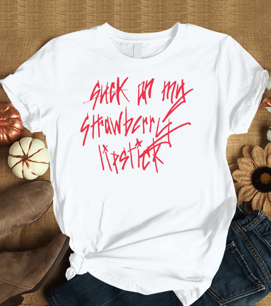yungblud suck on my strawberry lipstick T-Shirt