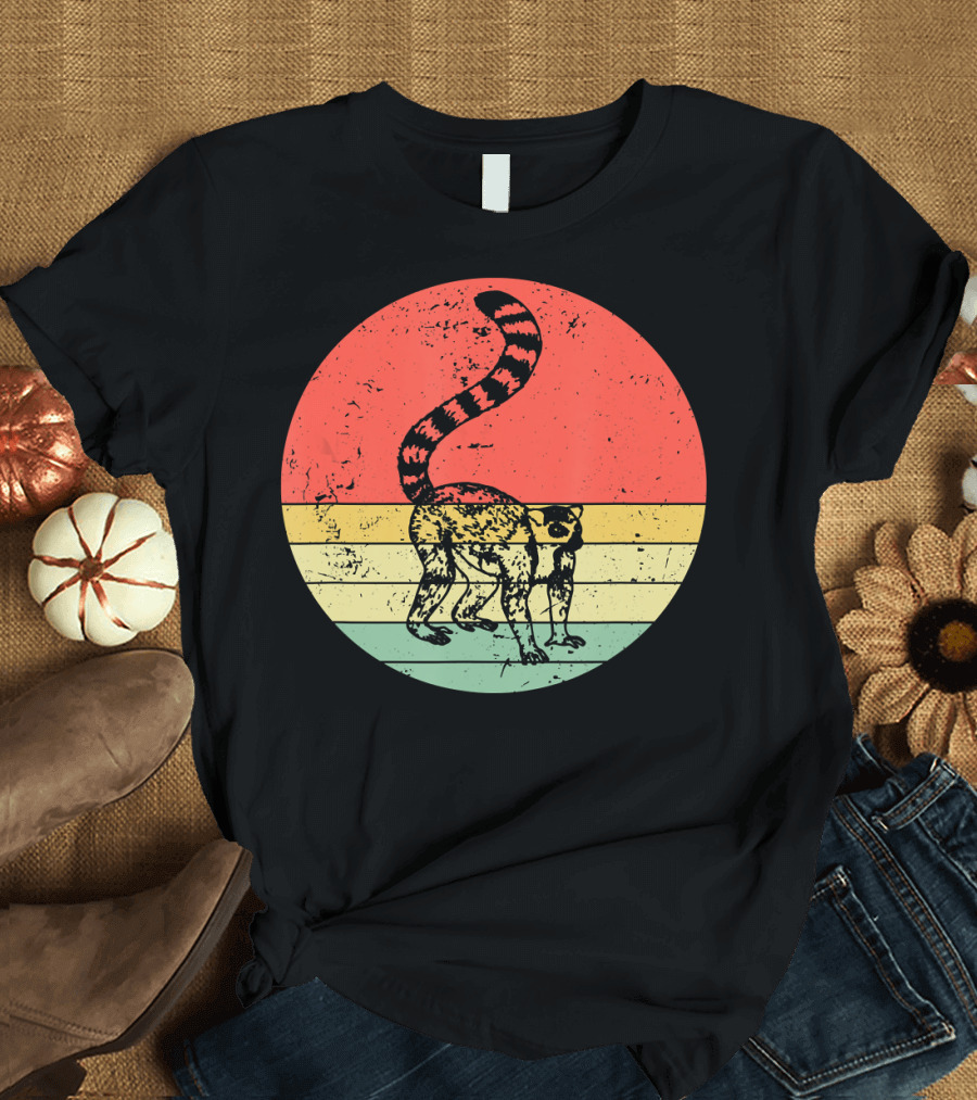 Retro Vintage Lemur Animal Circle T-Shirt