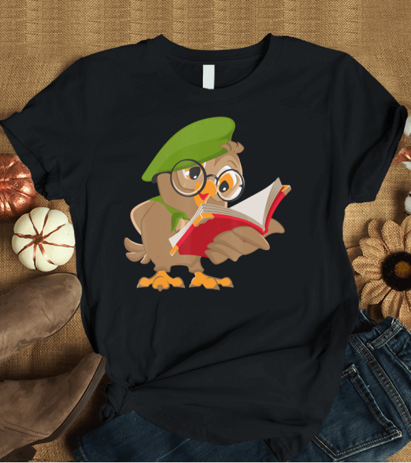 T-Shirt: Cute Owl Reading Books Funny Bo Adorable Glasses and Green Beret T-Shirt Cute Owl Reading Books Funny Bo Adorable Glasses and Green Beret T-Shirt