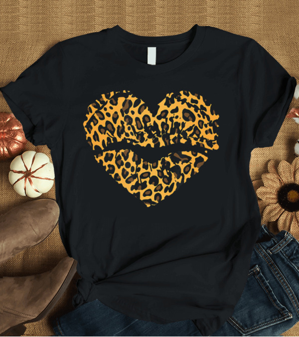 T-Shirt: Leopard Print Love Heart with Lips T-Shirt Leopard Print Love Heart with Lips T-Shirt