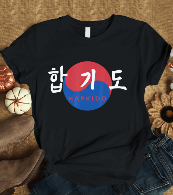 T-Shirt: Hapkido Korean Style Training Circle T-Shirt Hapkido Korean Style Training Circle T-Shirt