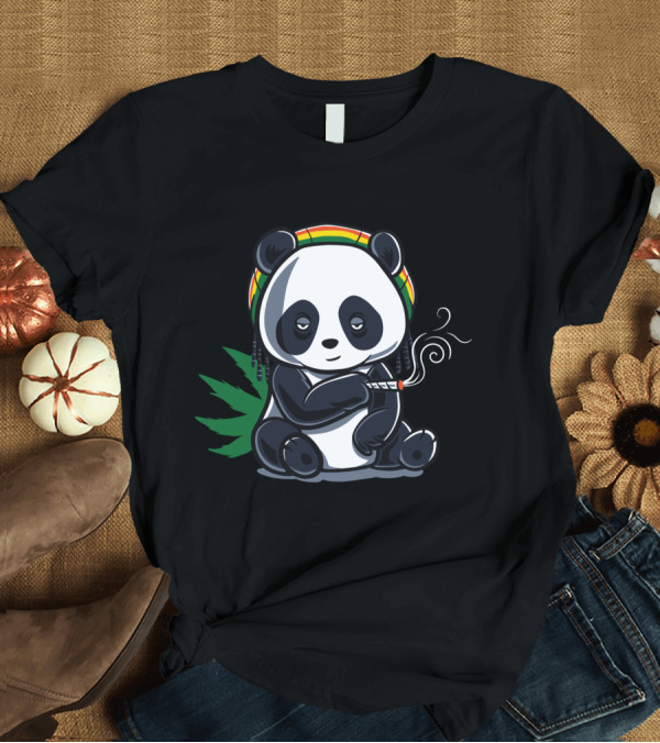 T-Shirt: Weed Smoking Panda Rasta Cannabis Stoner THC CBD 420 T-Shirt Weed Smoking Panda Rasta Cannabis Stoner THC CBD 420 T-Shirt