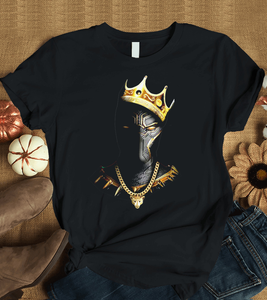 BLACK PANTHER KING CROWN GOLDEN MASK NECKLACE T-Shirt