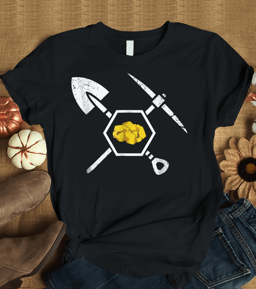 Gold Miner Prospecting Treasure Hunting Shovel Pickaxe Hexagon Gold Nugget T-Shirt