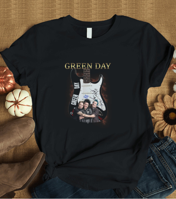 T-Shirt: Green Day Signature Guitar with Band Members T-Shirt Green Day Signature Guitar with Band Members T-Shirt