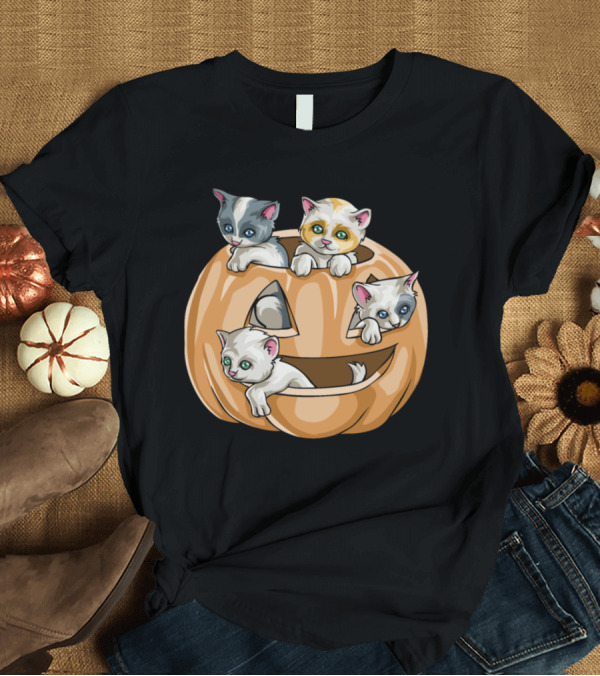 T-Shirt: Halloween Cats in Carved Pumpkin with Playful Expressions T-Shirt Halloween Cats in Carved Pumpkin with Playful Expressions T-Shirt